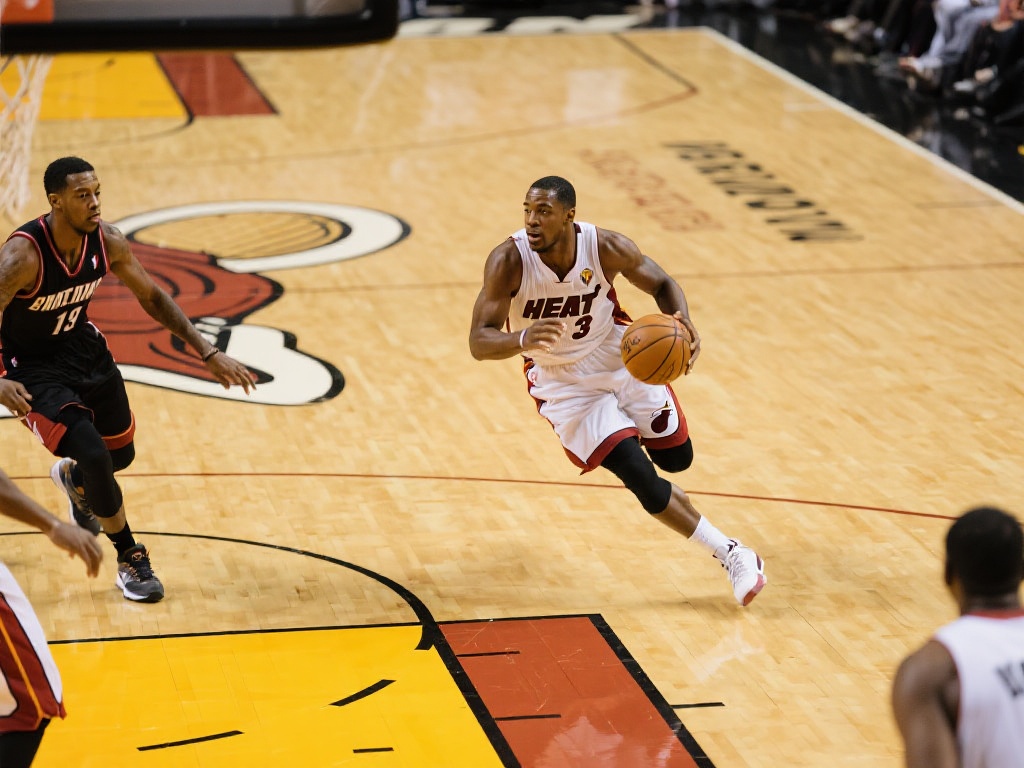 约翰逊强势突破浓眉防守内线巧妙上篮 快速反击是篮球比赛中效率最高的得分方式之