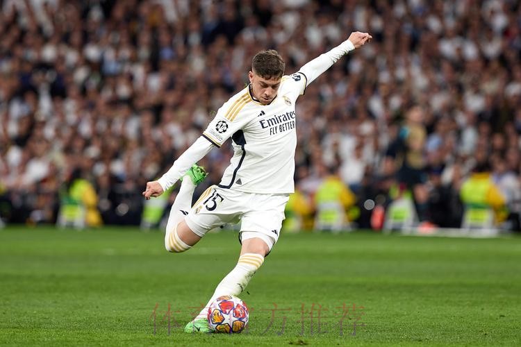 皇马官方:巴尔韦德参加合练 塞巴略斯继续康复中